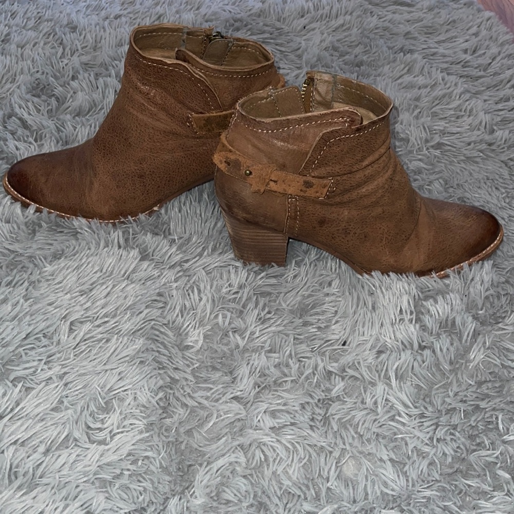 Brown bootie